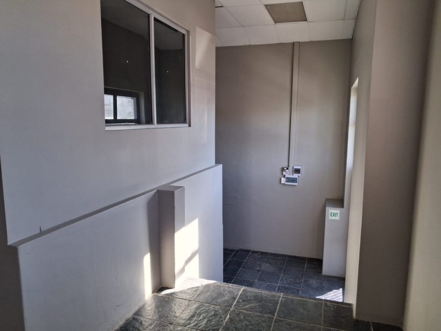 To Let Commercial Property for Rent in Quigney Eastern Cape